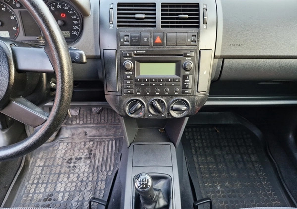 Volkswagen Polo cena 9800 przebieg: 216000, rok produkcji 2001 z Pyzdry małe 232